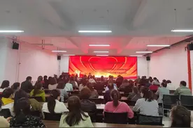 家校协同 共促共育图片