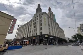 百货大楼拍卖，龙门大厦流拍...谁来复兴天津的城市记忆？图片