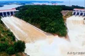 河南省暴雨区：唐白河将出现涨水过程 唐河发生超警戒洪水图片