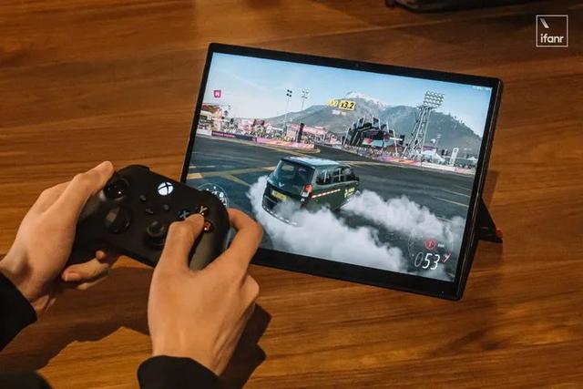 ROG 幻 X 二合一电脑体验：平板体积塞下 i9 核心，是 PC 中的「保时捷」