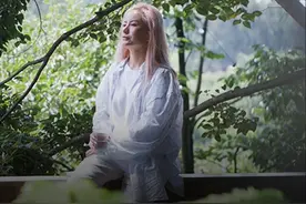 云南女孩花光10年积蓄给父亲盖房：回报父亲，不在乎多少钱图片