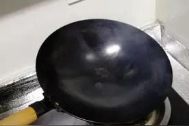 铁锅、不锈钢锅、不粘锅哪个好？我都用过，讲讲使用体验图片