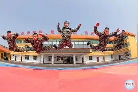 一招制敌！看武警官兵搏击对抗训练图片