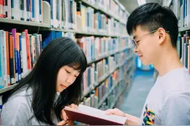 大三男生带女友回家过暑假，家长前一天笑脸相迎，隔天竟劝其分手图片