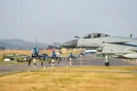 310架老歼10A全部大改升级！出口朝鲜巴铁？升级后战力直逼歼10C图片