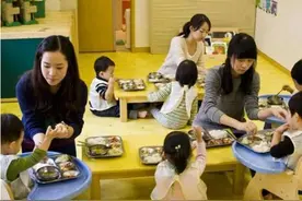 幼儿园生活老师是做什么的？幼儿园生活老师工作职责及内容图片