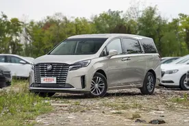 落地就回本！静态体验别克GL8陆上公务舱图片