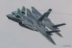 台媒炒作，元旦当晚歼20“夜袭”台湾，台退将哀鸣：根本无法拦截图片