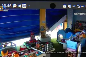 卷帘门下，这是什么迷惑行为？图片