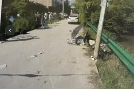 湖北一摩托男冒充工人买烟逃单，村民骑车追逐中死亡，车辆摔倒原因不明图片