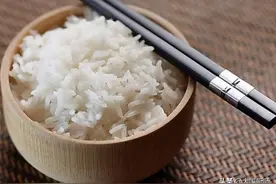 蒸米饭不能只加水，厨师长教你不外传方法，松软香甜，一锅不够吃图片