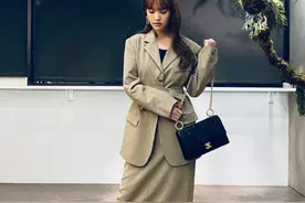 答应我：职场女性不必总穿裤子，“西装+长裙”更优雅，有气场图片