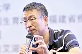 艾跃进教授：清华北大是美国“附中”？白岩松：普通学子建设祖国图片