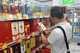 纯粮酿酒8元一斤能喝吗？行家：价格决定品质，入口谨慎为好图片