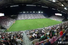 他从来都没有改变过自己，从不取悦任何人，也从不为任何人所动摇图片