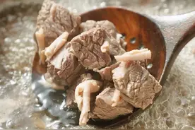 牛肉直接焯水，难怪又腥又柴！牢记4步，不管咋做都鲜嫩，香喷喷图片