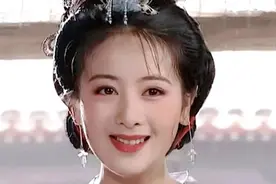 靠一部剧吃一辈子，离婚后又找个小6岁的小鲜肉，真是人生赢家。图片