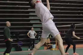 看看一年来我买了哪些羽毛球装备图片