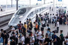 铁路12306官方App购票流程教学，转发+收藏图片