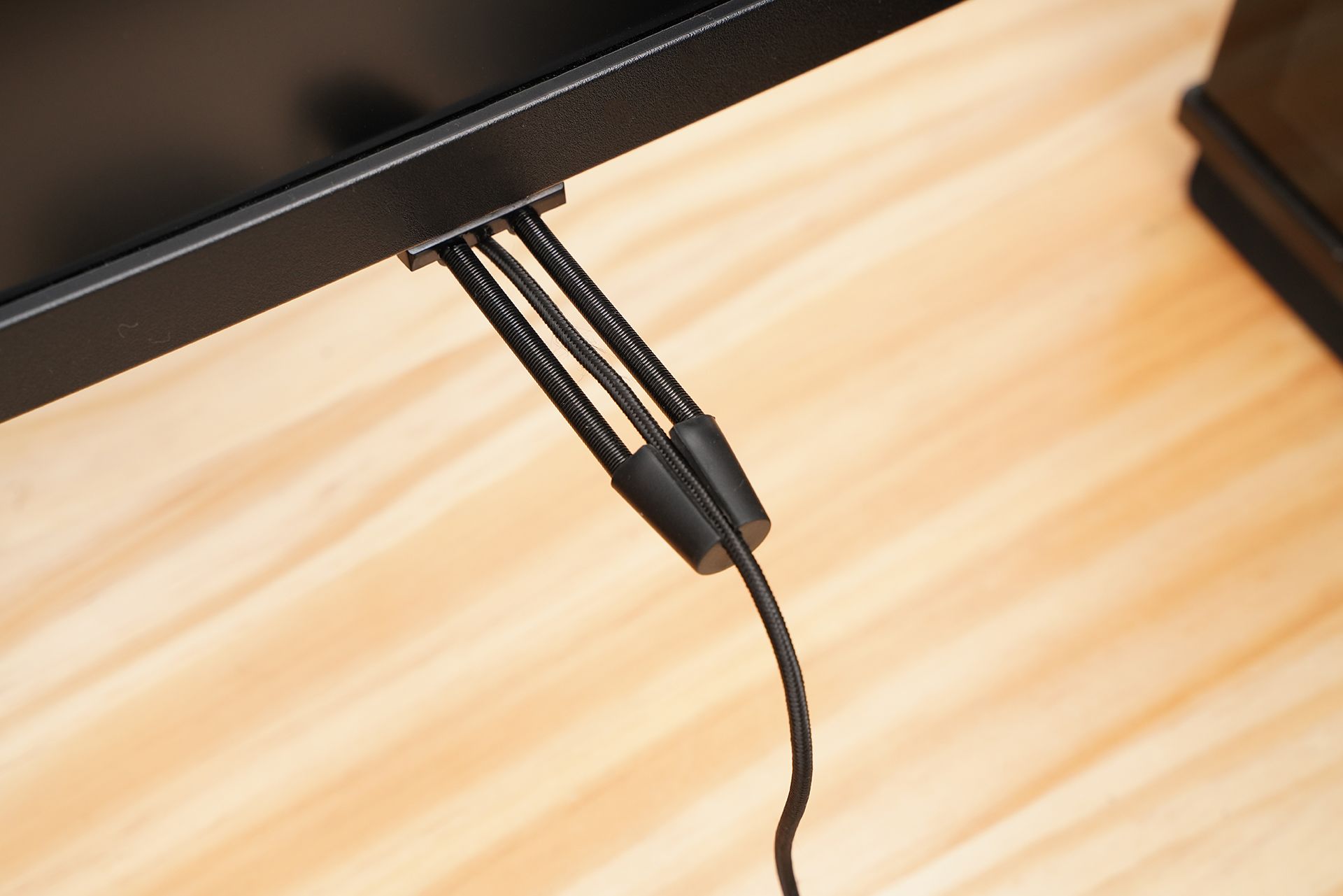 微星MPG321UR-QD量子点显示器评测_MSI MPG321UR-QD 4K 144Hz电竞显示器_电脑显示器有4k的吗