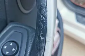 宝马车门把手被晒化，换一个400多块！4S：很多车都如此图片