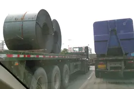 为什么钢卷要立着放，而不是平着放？图片