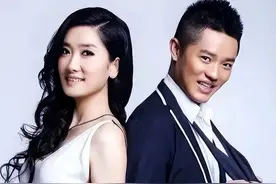 玲花终于承认！20多年坚持五五分账的凤凰传奇，感情坚固图片