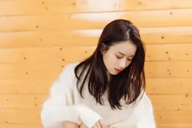 清纯干净的女生，小清新午后写真图片