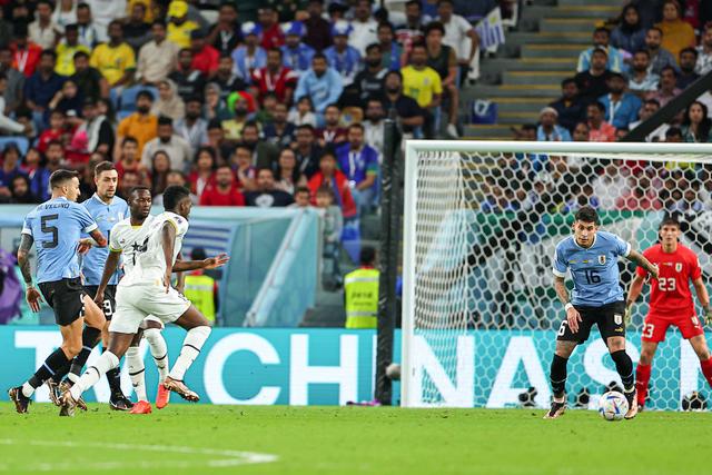 2022世界杯：乌拉圭意外出局，卡瓦尼很生气，苏亚雷斯泪流满面