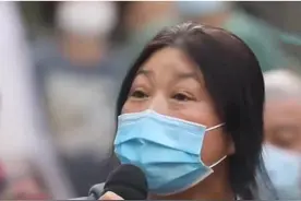 嚣张邻居向一楼扔垃圾10几年，如今老了乞求装电梯，邻居：没门图片