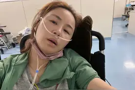 梅婷前夫罕曝全家福！二婚妻子得急病做要命手术，躺病床浑身插管图片