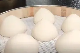 蒸馒头一定要大火20分钟吗？牢记这三点，馒头白暄香甜还不塌图片