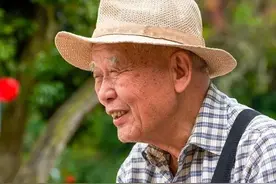 故事：他85岁，在女儿家吃饭被女婿外孙嫌弃，女儿离婚 他给380万图片