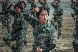 一身绝技三次登上央视，特战女兵服役5年后脱下军装重返校园图片