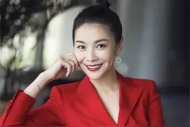 还记得主持人栗坤吗？如今她的近况如何？图片