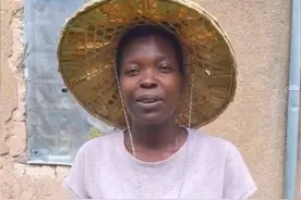 粉丝超千万的网红rose被吐槽，处处模仿菲利斯，假借孝心博流量图片