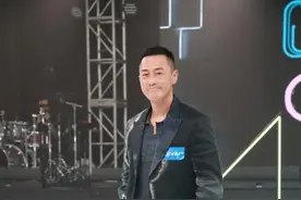 林峰怎么老成这样！泪沟法令纹暴露下垂脸颊，撑不起造型潮范图片