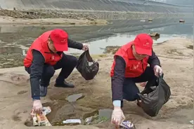 退休1个月的老教师，拒绝校长工作安排！咋回事图片
