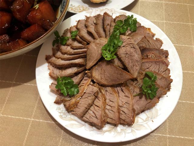 卤牛肉的做法 2026年卤牛肉的做法和步骤＂,＂no_ai_sug＂:true},{＂type＂:＂