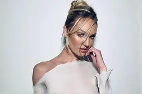 超模坎蒂丝·斯瓦内普尔在Ins上发布了一组性感迷人的新照片图片