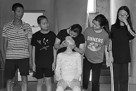白血病少女的最后24天：回家等待死亡，痛苦又无助，却劝妈妈别哭图片