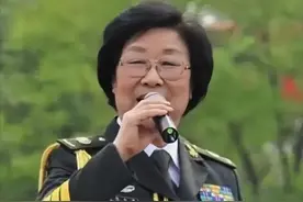 凭《马儿啊，你慢些走》爆红，被错认为刘和刚母亲，马玉涛怎样了图片