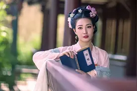 粗俗与雅致如何协调？学会古人熔化手法，诗词俗中出雅，意味深长图片