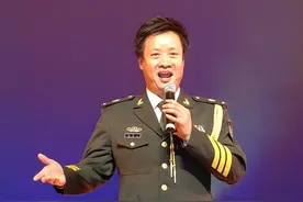 晚节不保！开辅导班圈钱，穿7000元一件的卫衣，老艺术家也遭塌房图片