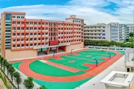 被称为“广东版衡水中学”，短短15年200多人考上清北，凭啥图片