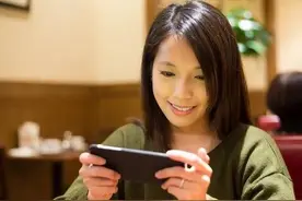 手机掉在网约车上，求助民警未果，我与司机斗智斗勇失而复得图片