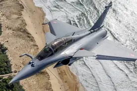 奢侈品“阵风”战机，相继被苏27和苏30吊打并“击落”图片