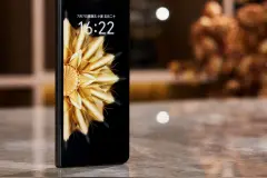 荣耀Magic V2图赏：闭合厚度9.9mm，折叠屏进入“毫米时代”图片