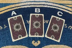 塔罗：默念他的名字，他对你真实的感觉是怎样的？真情还是假意？图片