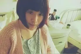 抗癌10年，她站在陈奕迅身后图片